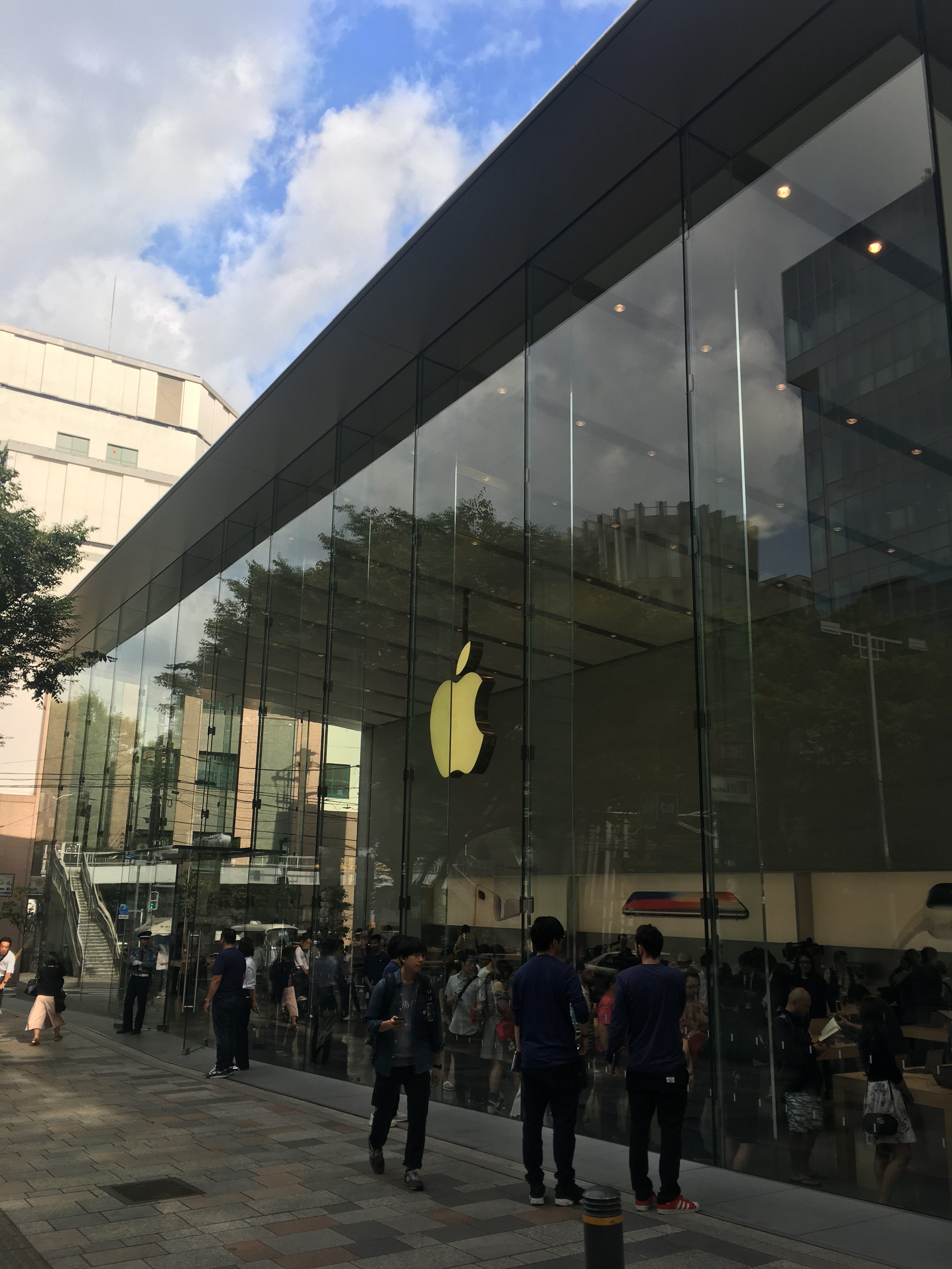 アップルストア表参道より 毛利です！